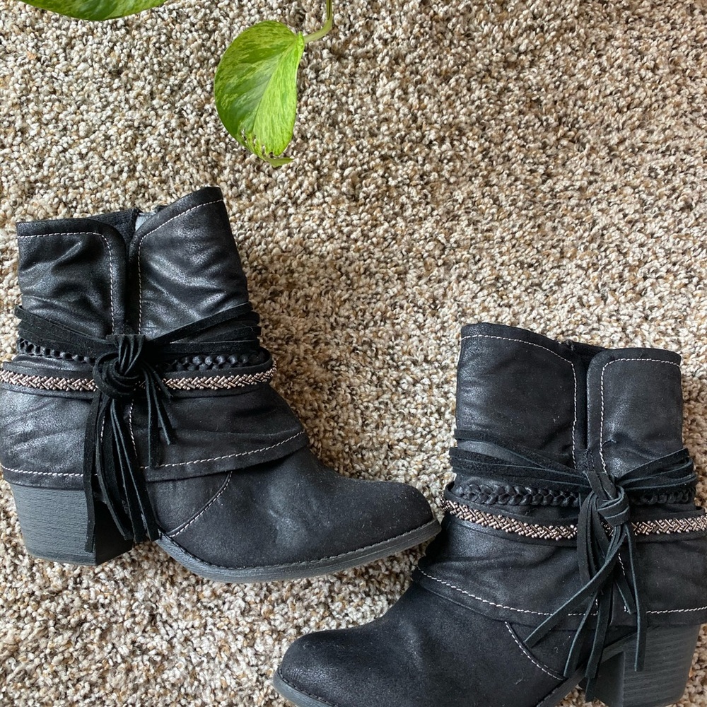 Black Fringe Ankle Booties - Picture 4 of 6